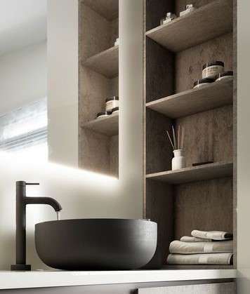 Nicchia laterale con mensole